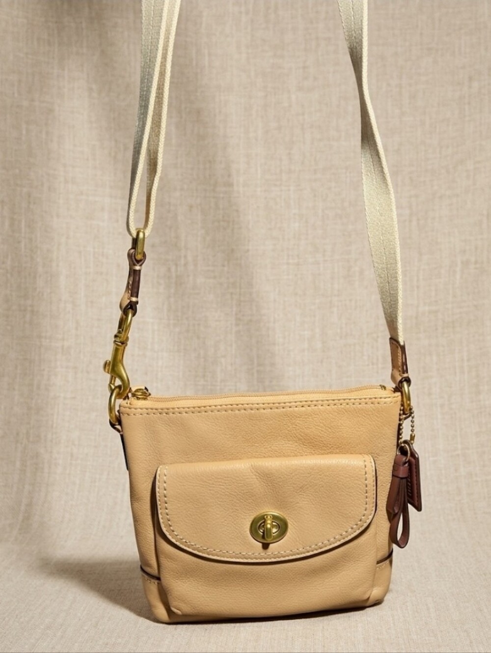Coach Park Leather Swingpack Crossbody Bag British Tan Turnlock F49170